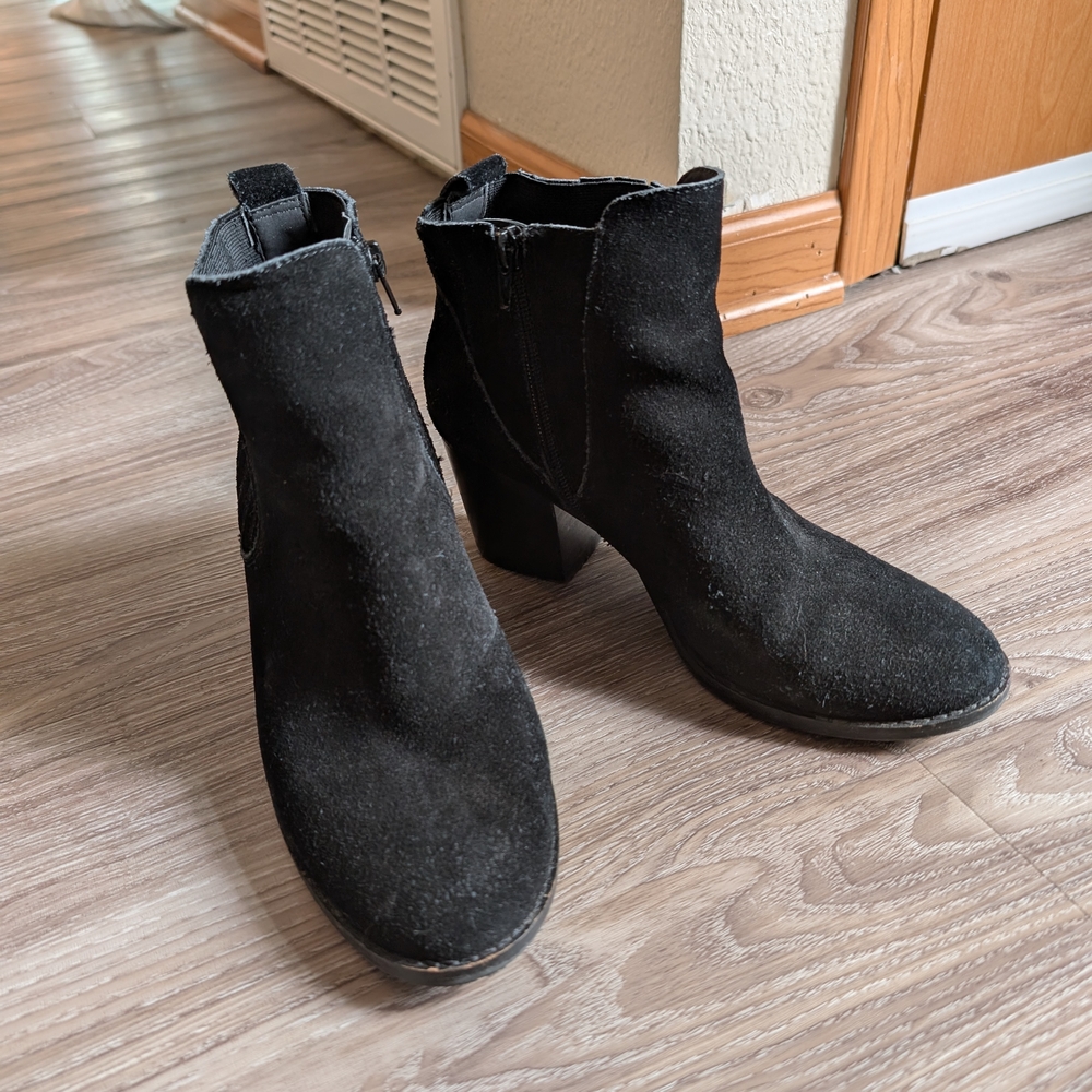 Crown Vintage Cindy Black Ankle Booties 8.5